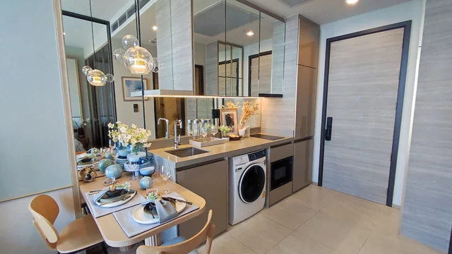 Crest Park: Kitchen and fitted cabinetry
