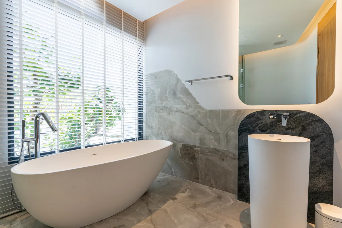 Botanica Sky Valley: Bathroom interior