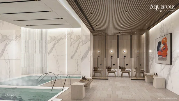 Aquarous Jomtien: Swimming pool and surrounding deck