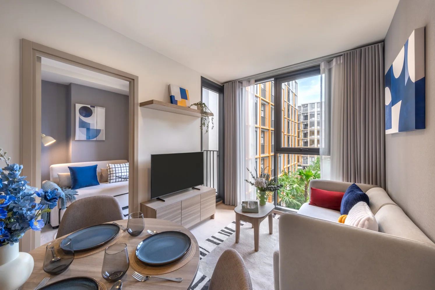 THE BASE Rise: Living area