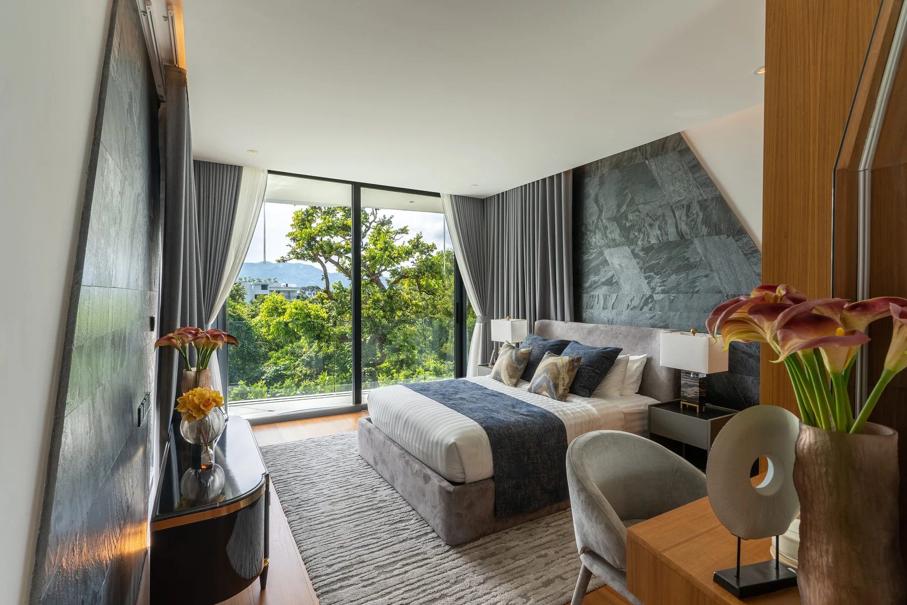 Botanica Sky Valley: Bedroom interior