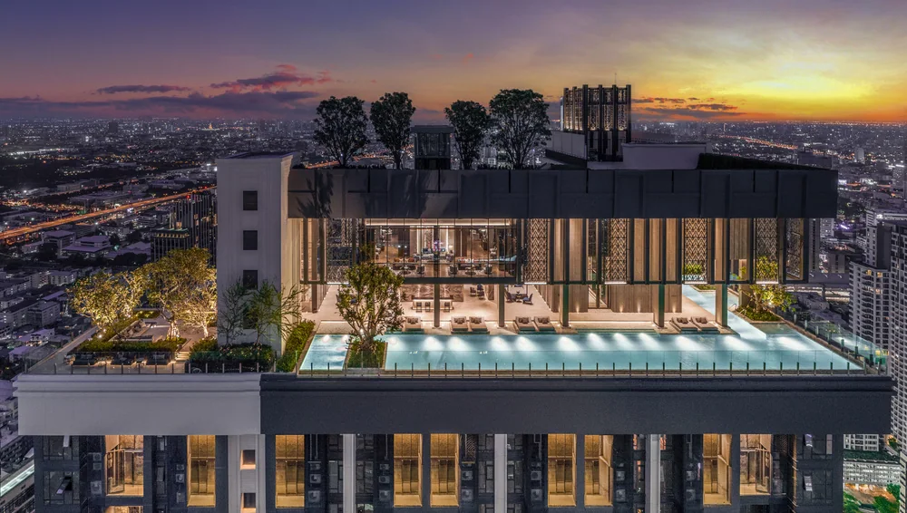 The Address Siam-Ratchathewi: สระว่ายน้ำและพื้นที่โดยรอบ