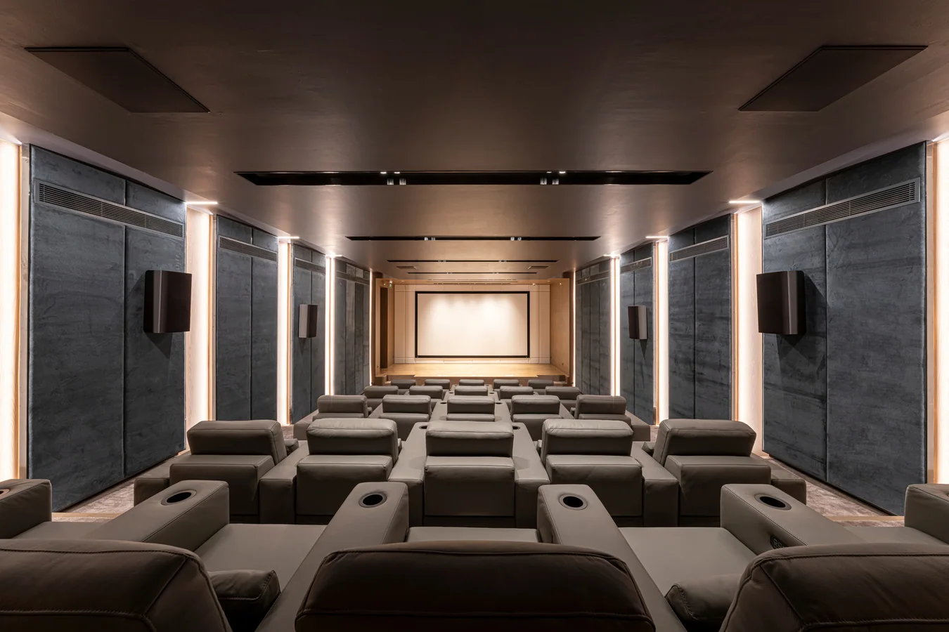 SCOPE Langsuan: ห้องฉายภาพยนตร์